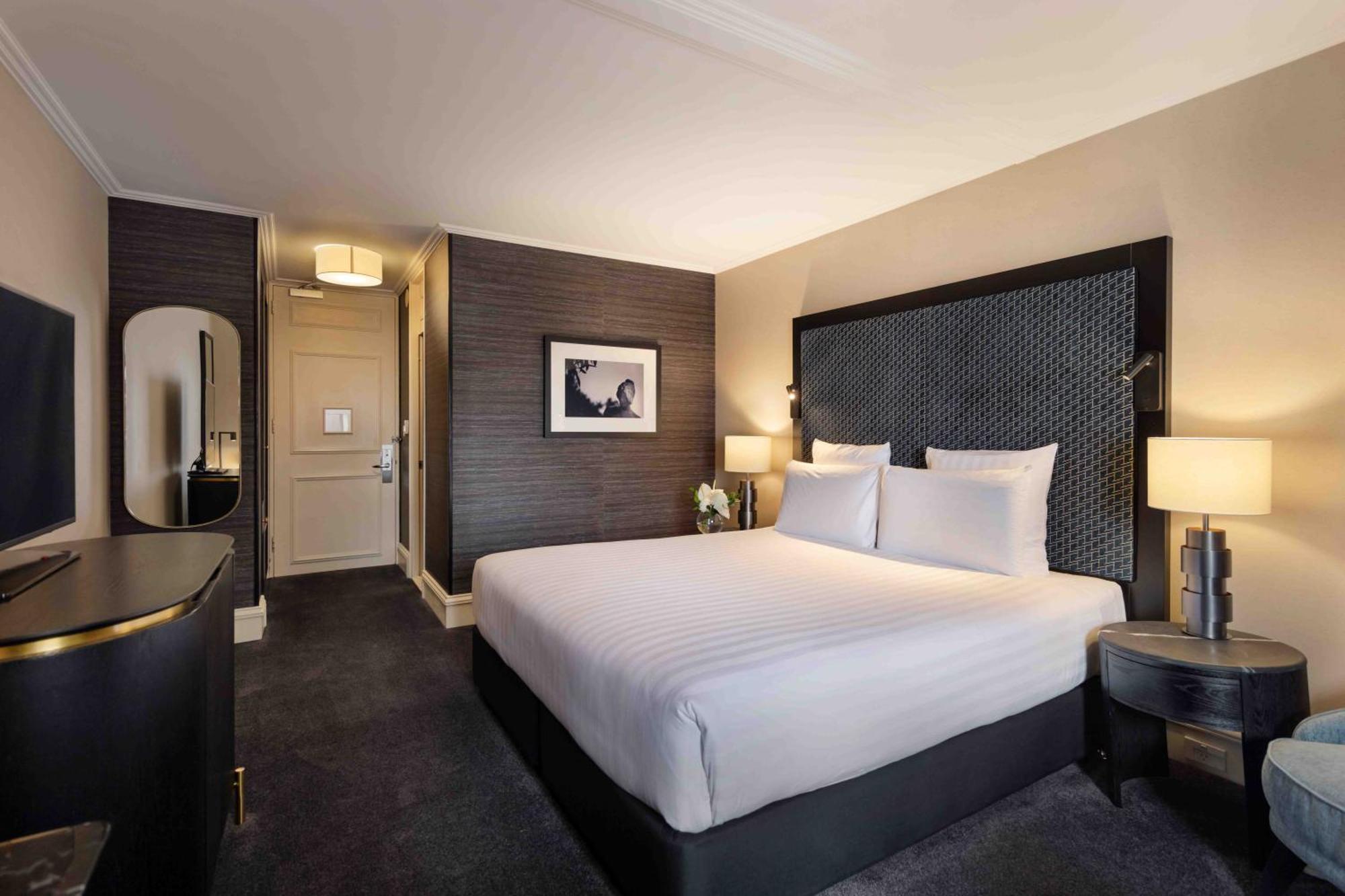 Pullman Auckland Hotel & Apartments ภายนอก รูปภาพ A bedroom at the hotel